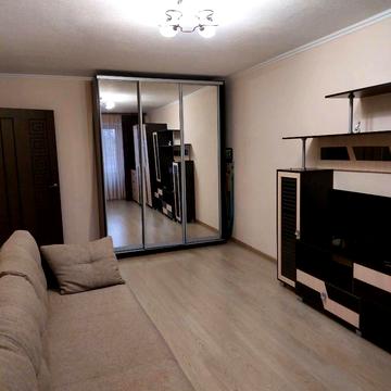 Героїв просп., 4