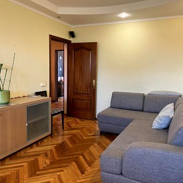 Композитора Лятошинського вул., 8