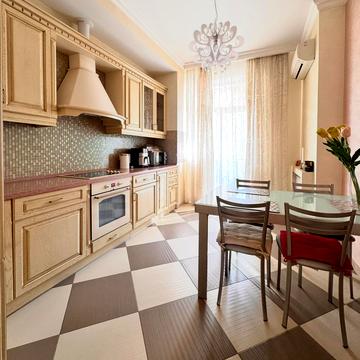 Євгена Коновальця вул. (Щорса), 32-Б