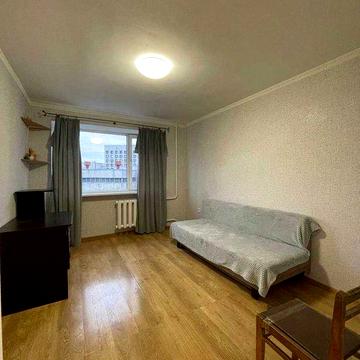 Продам 2-кімнатну квартиру з ремонтом біля Дюківського парку