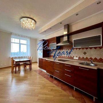 Без Комісії. Є генератор. Оренда 3-к квартири на Печерську.