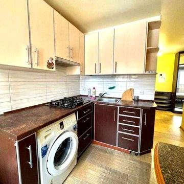 Продам 2-х комн квартиру с капремонтом 3/5 м.Индустриальная