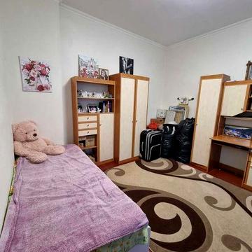 Продам 2-кімнатну квартиру на вул. Чорноморського козацтва!