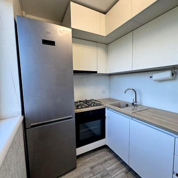 Набережний вїзд, 11