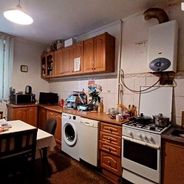 Продаж 2к квартира біля парку Шевченка