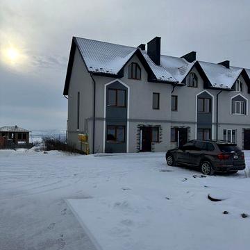 Продам таунхаус з ремонтом