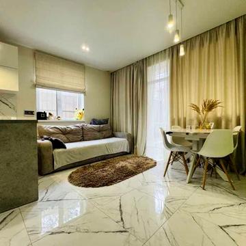 Таун з ремонтом поруч парк Незнайко,мінімальне оформлення,Газ!