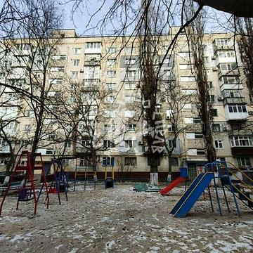 У продажі простора 4-кімнатна квартира в самому центрі міста