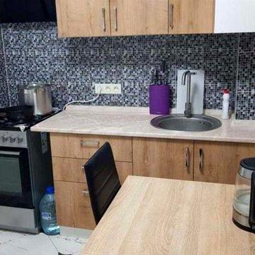 В продажу 1 квартира з кап.ремонтом в 2хв ходьби від метро Студентська