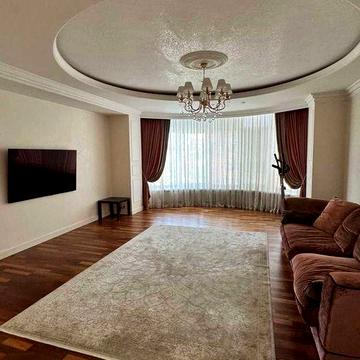 ПАРК ПОБЕДЫ \ ВИД НА ПАРК 3 комн Низкий этаж Укомплектована ЖК КУКУРУДЗА