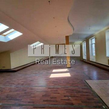 Продаж дворівневої квартири, вул. Костьольна 6, центр, Майдан