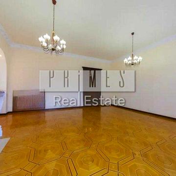 Продаж 5к квартири, вул. Євгена Чикаленка 45/2, центр