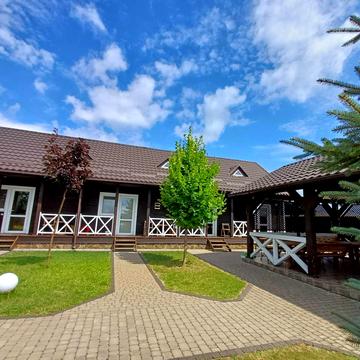 Незалежності вул., 8