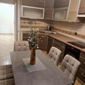 Сдам 1 кім. кв. 53 кв. м., с. Слобожанське 5 поверх, світло, генератор