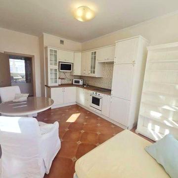 Продаж квартири Дніпровська Набережня 19А