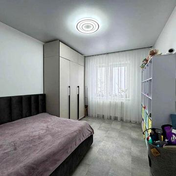 Терміново! Трикімнатна поруч річки