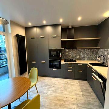 Однокімнатна з якісним ремонтом, газ, без комісії!