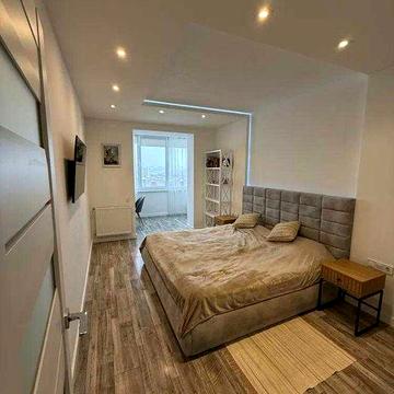 Продаж квартири на вул. Пулюя