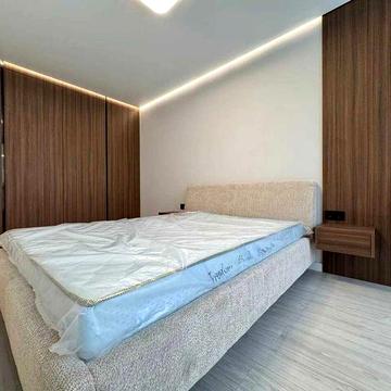 Однокімнатна квартира з меблями та технікою