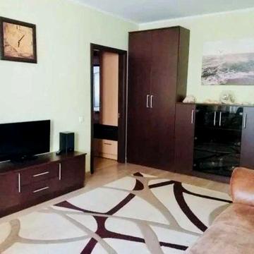 Продаж 2 кв. На проспекті Лушпи