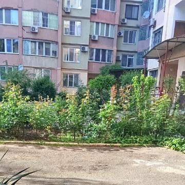 Тополина вул., 20