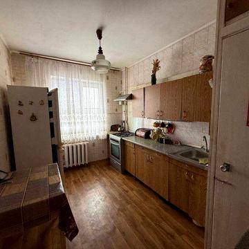 Пропонується до продажу світла та дуже тепла 3-кімнатна квартира