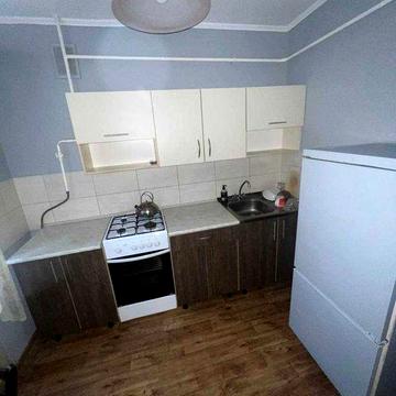 Однокомнатная квартира левый берег на втором этаже