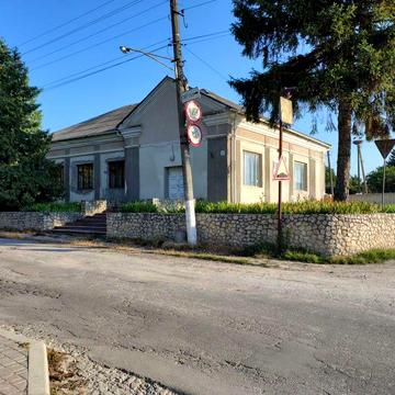 Житловий будинок із зоною під бізнес