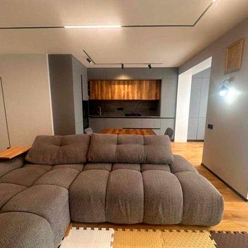 3 кімнатна в центрі з ремонтом, можна по держ. програмах