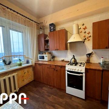 Продаж 2-кімнатної квартири, вул. М. Корищенко