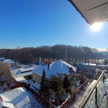 Оренда чудової квартири з терасою біля парку