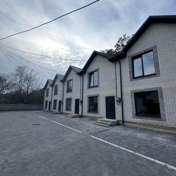 ТАУНХАУС  Корея генерала Арабея з виходом до лісу