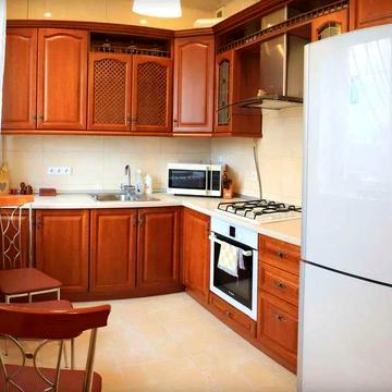 Воскресенська вул., 27