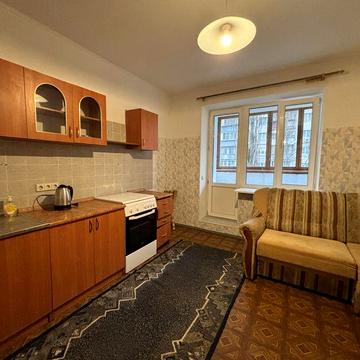 1к, Гетьмана К. Розумовського (Краснова),17, метро Житомирська 5 хв