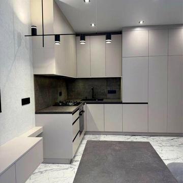 Однокімнатна з ремонтом ЖК Молодість