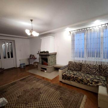 Здається будинок