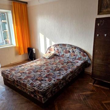 Дніпровська набережна вул., 5-Б