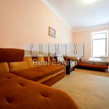 Продаж 2к квартири, вул. Басейна 7, центр, Площа Українських Героїв