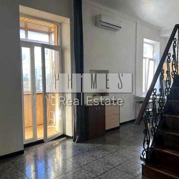 Продаж дворівневої квартири, в. Басейна 1/12, Площа Українських Героїв