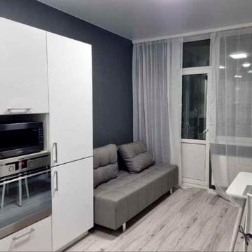 1к квартира 50м², поверх 10/25, автономне живлення, генератор