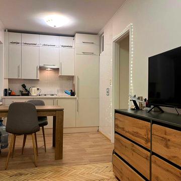 Продаж квартири Тбіліський пров. 10, 1кімн., 35кв.м, метро  КПІ- 5хв