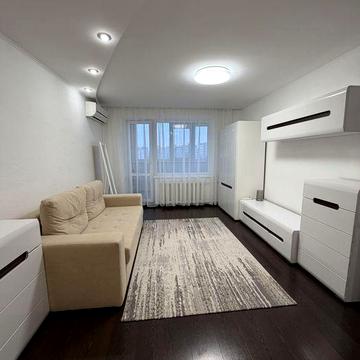 Оренда просторої однокімнатної квартири в центрі