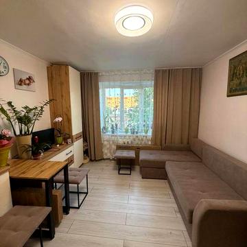 Продаж 1 кім квартири з ремонтом цегляний будинок Тракт Глинянський