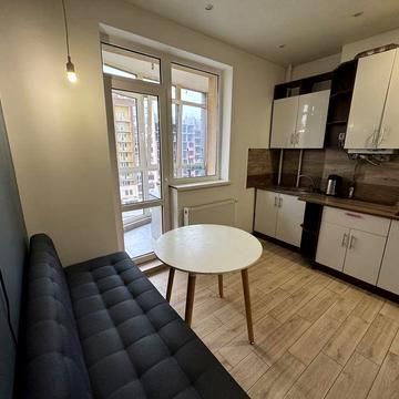 Однокімнатна квартира з балконом. Є газ. Балкон. Мінімальні податки!