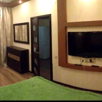 Квартира з ремонтом, паркомісцем, автономна. ст.м.Деміівська.