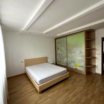 Здається 3-кімнатна квартира