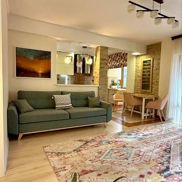 Степана Бандери вул., 7/1