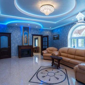 Київ. Будинок 280 кв. 1 км від Великої кільцевой. Оренда на 1-4 місяці