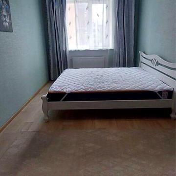 Здається в оренду 1 кімнатна квартира + кухня студія Вільна