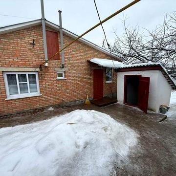 Продається частина будинку в м. Сквира.